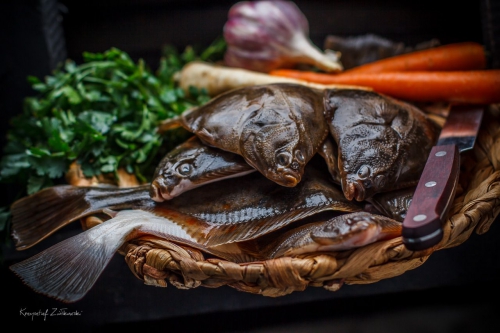 Kosz z rybami - fotografia kulinarna